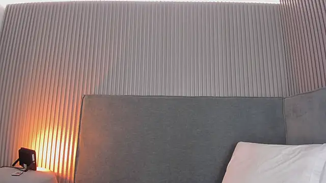 emelie 89 online show from November 2025 12:59:01 PM