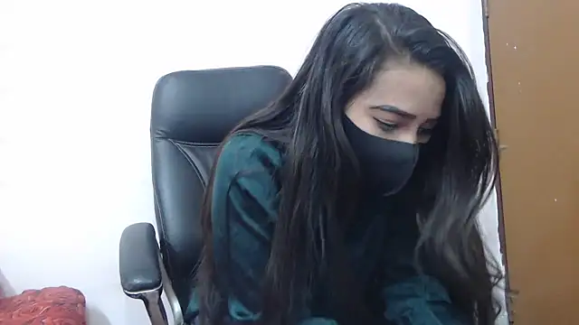 Snapshot of wildbabes chatting on January 2025 05:51:02 PM wildbabes online show from January 2025 05:51:02 PM