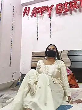 wildbabes online show from February 2026 07:01:02 PM