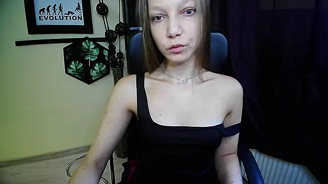 EmillyPlay online show from July 2026 05:34:01 AM