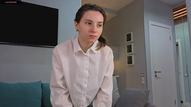 DonnaBurkee online show from October 2025 04:09:01 AM