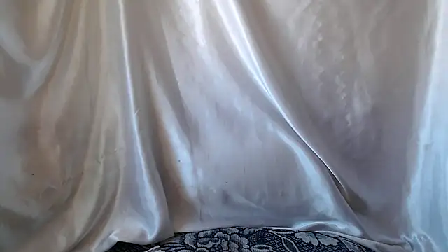 Burberrry  online show from March 2025 05:06:02 AM