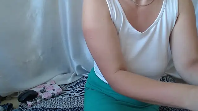 Burberrry  online show from September 2025 08:27:02 AM