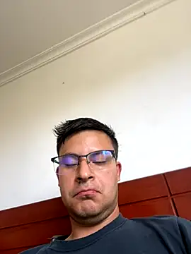 Snapshot of Nicolds14 chatting on November 2025 07:23:02 PM Nicolds14 online show from November 2025 07:23:02 PM