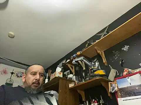 Snapshot of ElPollo77 chatting on January 2025 11:21:01 PM ElPollo77 online show from January 2025 11:21:01 PM