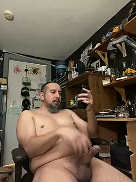 Snapshot of ElPollo77 chatting on February 2025 04:35:01 AM ElPollo77 online show from February 2025 04:35:01 AM