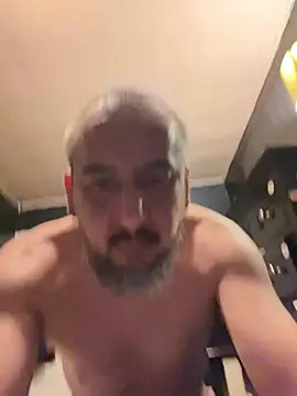 Snapshot of ElPollo77 chatting on March 2025 03:57:02 AM ElPollo77 online show from March 2025 03:57:02 AM