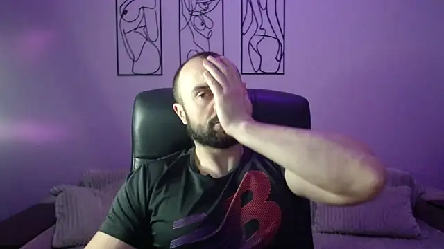 brindlefly6969 online show from November 2025 12:16:02 PM