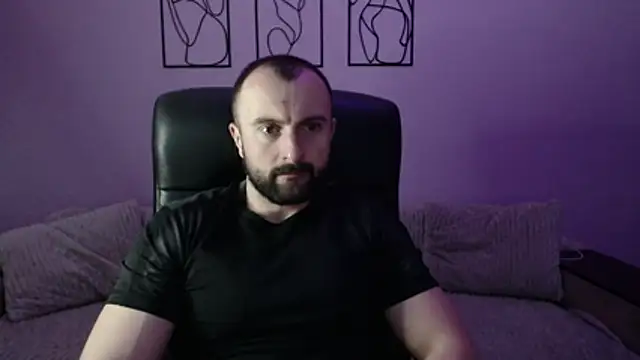 brindlefly6969 online show from April 2026 10:46:01 AM