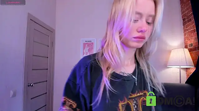 MalenaErnman online show from February 2025 01:19:02 PM