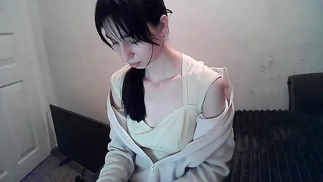 Snapshot of ElizaSwon chatting on October 2025 03:10:02 PM ElizaSwon online show from October 2025 03:10:02 PM