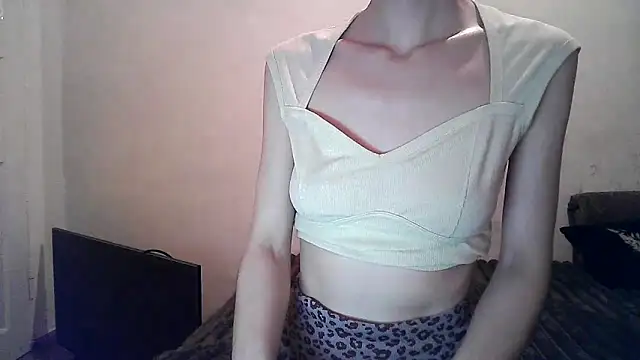 Snapshot of ElizaSwon chatting on October 2025 04:08:01 PM ElizaSwon online show from October 2025 04:08:01 PM
