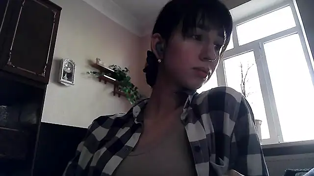 Snapshot of ElizaSwon chatting on May 2026 03:28:01 PM ElizaSwon online show from May 2026 03:28:01 PM
