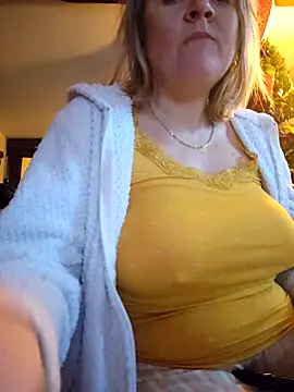 Snapshot of lady_charlyne chatting on December 2024 07:58:01 AM lady charlyne online show from December 2024 07:58:01 AM