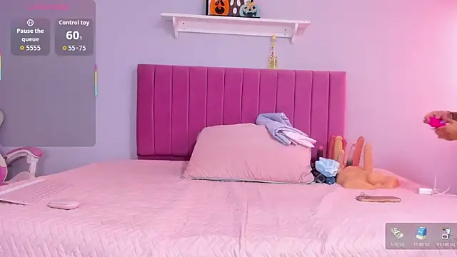 alexa pariss online show from October 2025 08:21:02 PM