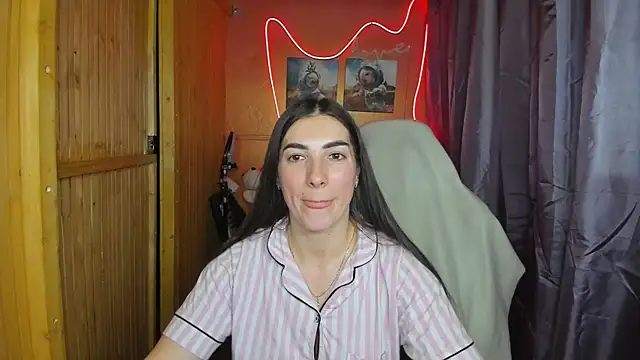 Snapshot of Fiery_Brunette_ chatting on February 2025 09:43:02 AM Fiery Brunette online show from February 2025 09:43:02 AM