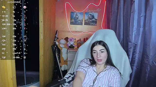 Snapshot of Fiery_Brunette_ chatting on February 2025 04:43:01 AM Fiery Brunette online show from February 2025 04:43:01 AM