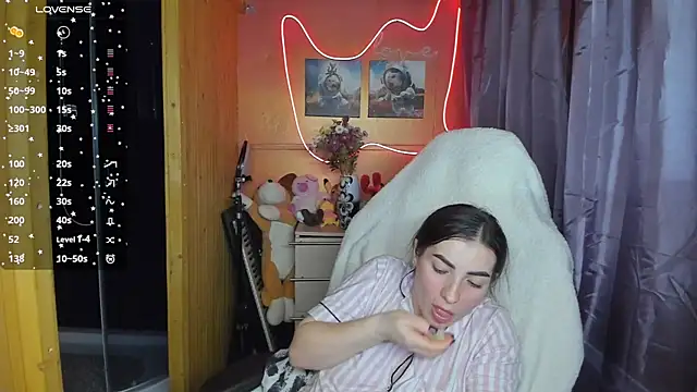 Snapshot of Fiery_Brunette_ chatting on March 2025 10:32:01 AM Fiery Brunette online show from March 2025 10:32:01 AM