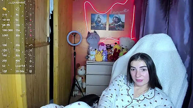 Snapshot of Fiery_Brunette_ chatting on October 2025 05:49:02 AM Fiery Brunette online show from October 2025 05:49:02 AM