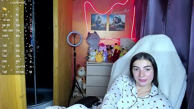 Snapshot of Fiery_Brunette_ chatting on October 2025 05:54:02 PM Fiery Brunette online show from October 2025 05:54:02 PM