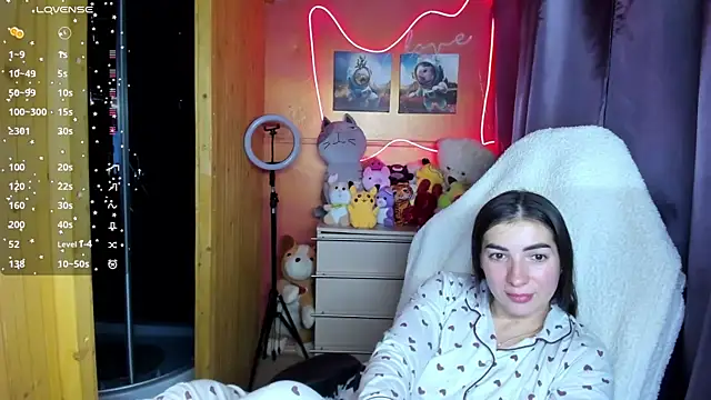 Snapshot of Fiery_Brunette_ chatting on October 2025 05:50:02 AM Fiery Brunette online show from October 2025 05:50:02 AM