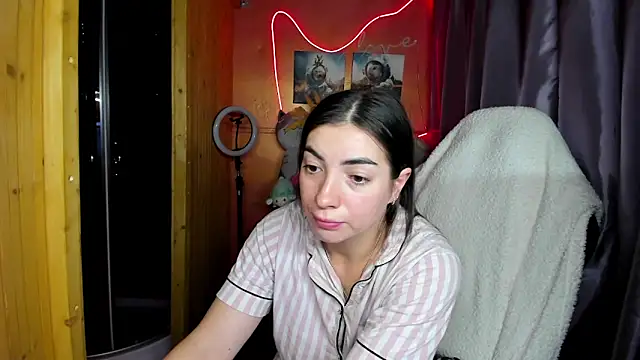 Fiery Brunette  online show from March 2026 03:56:01 AM