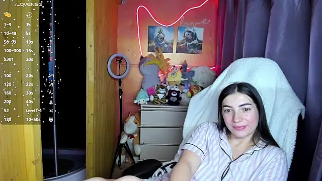 Fiery Brunette  online show from March 2026 04:02:01 PM