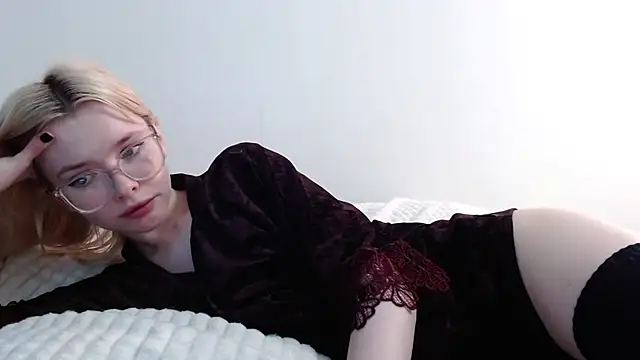 Snapshot of Sataobby chatting on February 2025 04:24:02 PM Sataobby online show from February 2025 04:24:02 PM