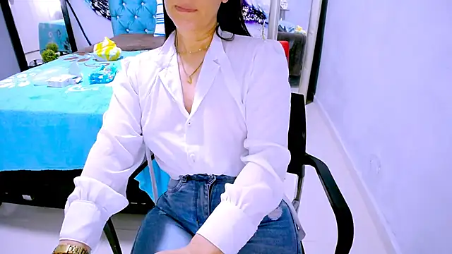 BitterMomXxx online show from February 2026 02:21:01 PM