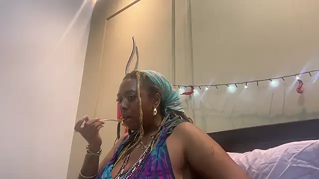 ChocolateCakeQueen online show from February 2025 01:21:02 AM