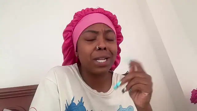 ChocolateCakeQueen online show from October 2025 01:28:02 PM