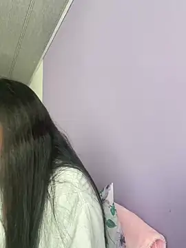 hannahb-e online show from January 2025 06:39:01 PM