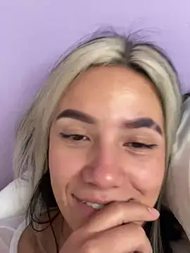 hannahb-e online show from March 2025 12:30:02 PM