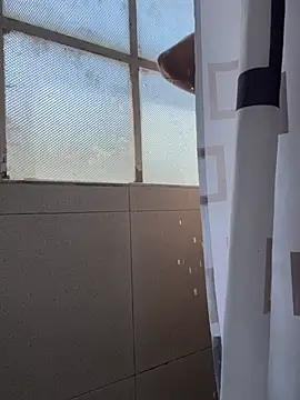 hannahb-e online show from April 2026 03:53:01 PM