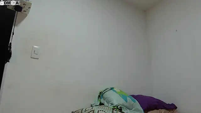 Snapshot of AlinaWoolf_ chatting on November 2025 03:06:01 AM AlinaWoolf online show from November 2025 03:06:01 AM