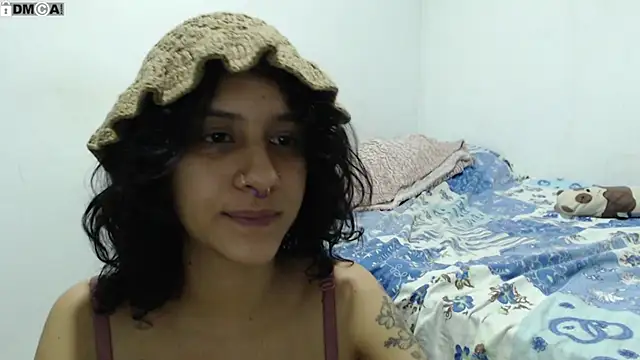 Snapshot of AlinaWoolf_ chatting on March 2026 05:08:02 AM AlinaWoolf online show from March 2026 05:08:02 AM