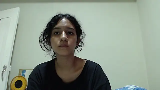 Snapshot of AlinaWoolf_ chatting on April 2026 06:52:01 PM AlinaWoolf online show from April 2026 06:52:01 PM