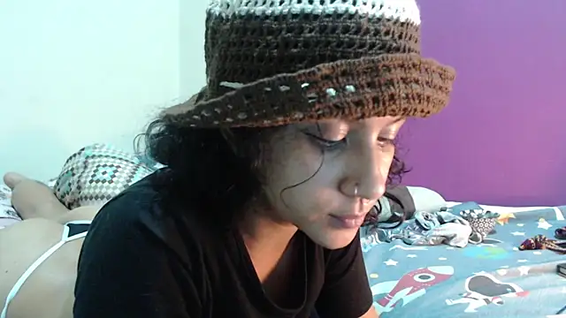 Snapshot of AlinaWoolf_ chatting on May 2026 06:20:02 AM AlinaWoolf online show from May 2026 06:20:02 AM