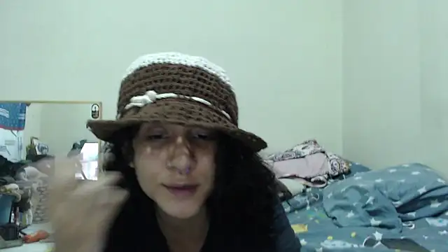 Snapshot of AlinaWoolf_ chatting on May 2026 04:07:02 AM AlinaWoolf online show from May 2026 04:07:02 AM