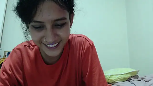 Snapshot of AlinaWoolf_ chatting on July 2026 07:23:01 AM AlinaWoolf online show from July 2026 07:23:01 AM