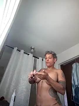 CeceilaMoon online show from April 2026 07:10:01 PM