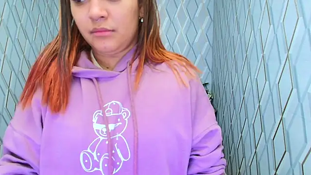 NicolleTaylor online show from October 2025 04:01:02 AM