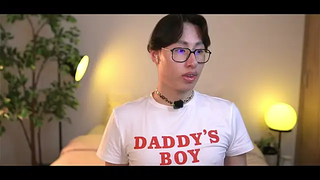 SrLuis18 online show from September 2025 11:15:02 PM