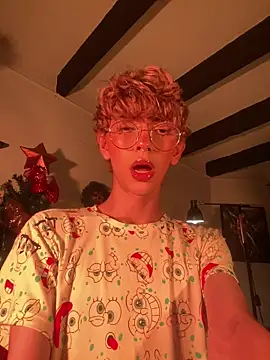 lyamthommpson online show from December 2025 02:06:02 AM