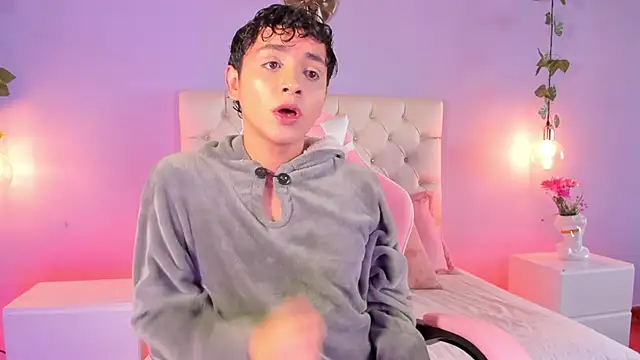 Brann tadzio online show from January 2025 01:03:01 PM