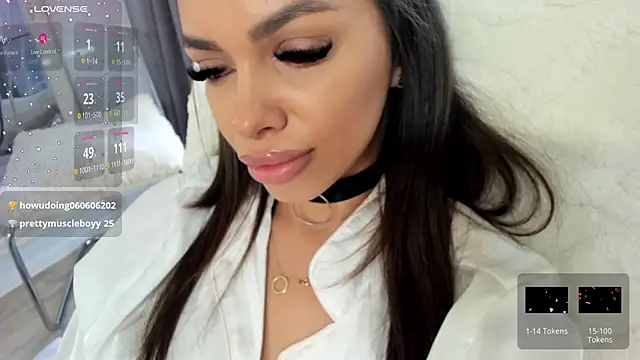 Selena Reeves online show from March 2025 12:01:02 PM