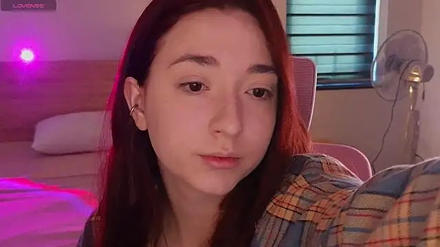 Snapshot of YasmineWest chatting on May 2026 12:37:01 AM YasmineWest online show from May 2026 12:37:01 AM
