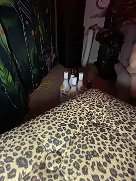 fatfabulous1981 online show from March 2026 10:39:01 AM