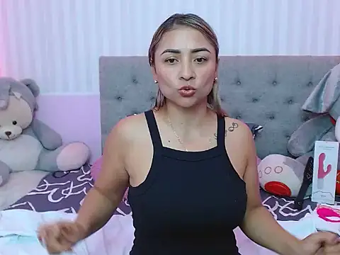 Snapshot of milf_bigass_ chatting on February 2025 06:19:02 PM milf bigass online show from February 2025 06:19:02 PM