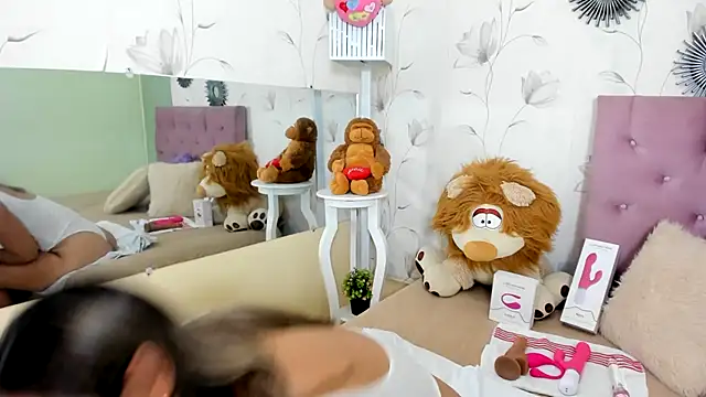 Snapshot of milf_bigass_ chatting on February 2025 03:59:02 PM milf bigass online show from February 2025 03:59:02 PM